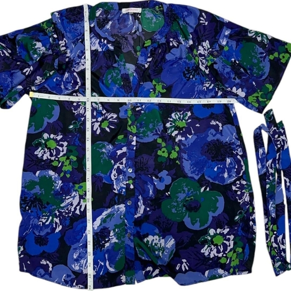 "Isaac Mizrahi Jeans Women’s Blouse S Fancy Floral Print Button Front - Picture 7 of 7